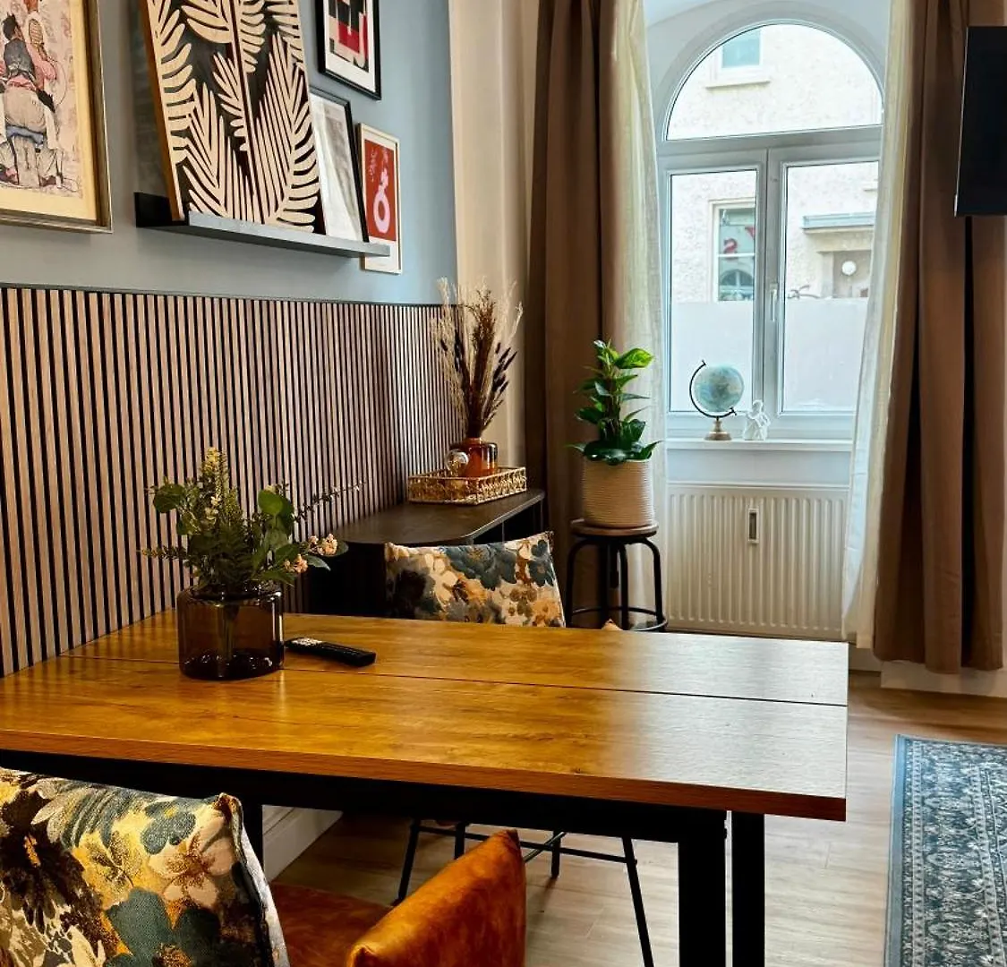 Noy'Z In Der Belebten Neustadt Dresden