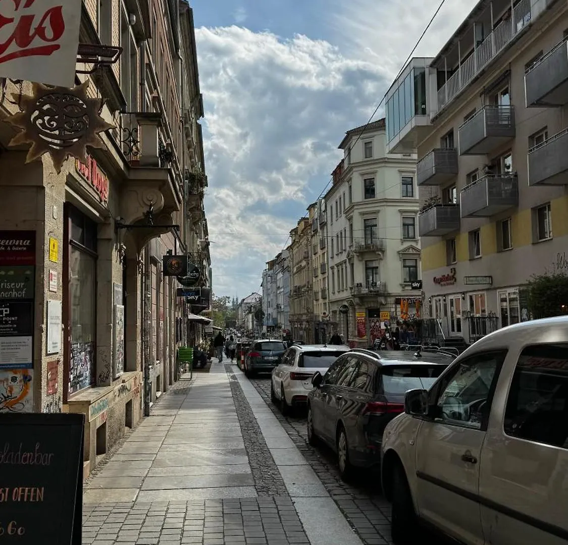 Noy'Z In Der Belebten Neustadt Dresden