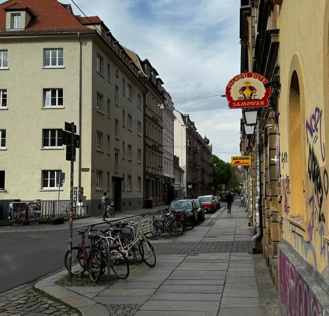 Noy'Z In Der Belebten Neustadt Dresden